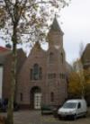 Exterieur voormalige Gereformeerde Kerk. Foto: Piet Bron. Datering: 11 November 2011.